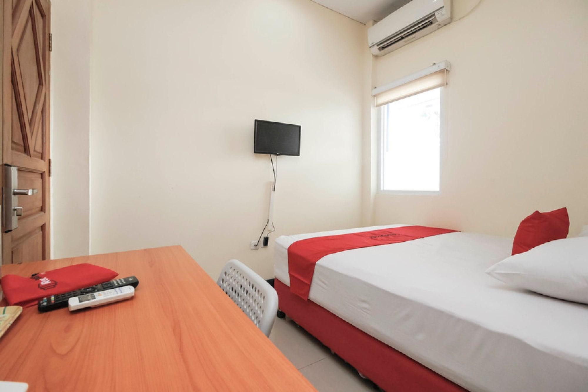 Reddoorz Plus @ Jalan Pemuda Jakarta Ngoại thất bức ảnh