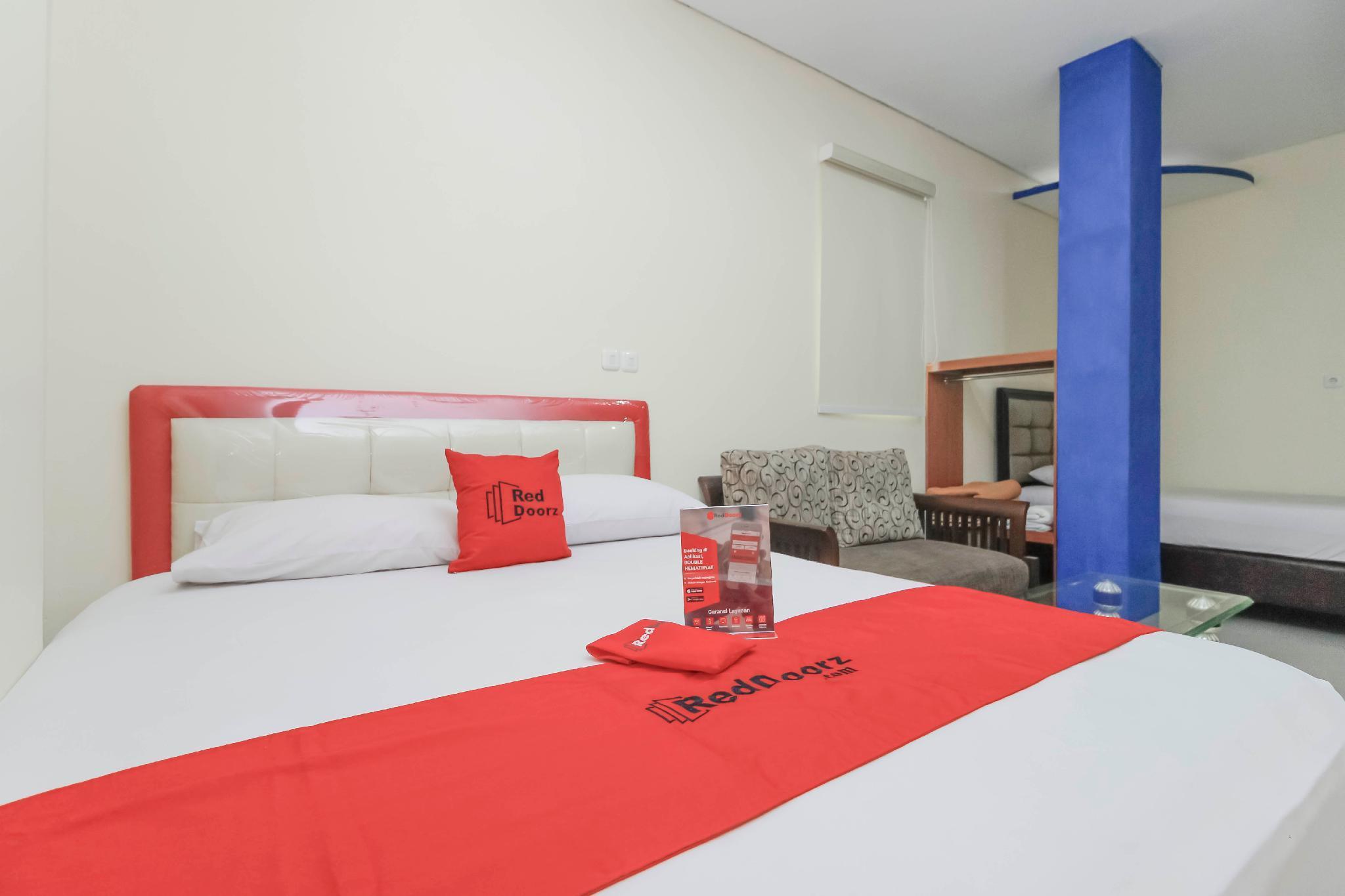 Reddoorz Plus @ Jalan Pemuda Jakarta Ngoại thất bức ảnh
